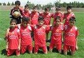 رقابت 12 تیم مینی‌فوتبال روستایی در نهاوند به یاد شهدای جنگ تحمیلی سوم