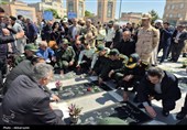 عطرافشانی مزار شهدای اردبیل در سالروز فتح خرمشهر؛ تجدید میثاق با رزمندگان اسلام