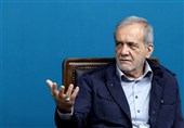 بزشکیان: سیاسة إیران تقوم على تطویر التعاون مع الدول الإسلامیة والدول الجارة