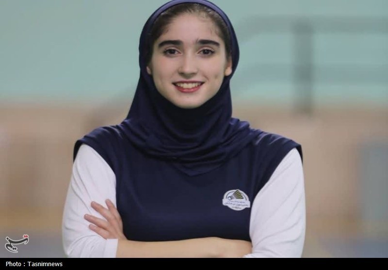 بلیت ناگویا در دستان دختر بدمینتون‌باز زنجانی