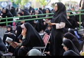 مراسم دعای عرفه در گلزار شهدای اصفهان