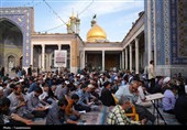 حال‌وهوای زائران حرم بانوی کرامت در دعای عرفه