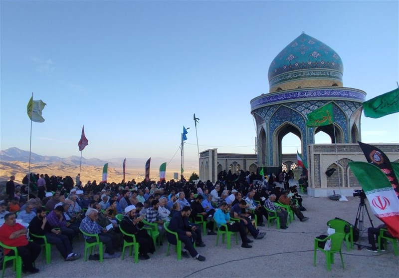 نوای دعای روز عرفه در مزار شهدای گمنام سمنان