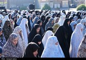 اقامه نماز باشکوه عید قربان در محوطه شهیدگاه شیخ صفی‌الدین اردبیلی