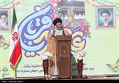 اقامه نماز باشکوه عید قربان در محوطه شهیدگاه شیخ صفی‌الدین اردبیلی