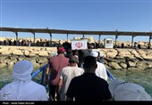تشییع پیکر شهید صیاد زید ماهیگیر لارکی در  جزیره لارک