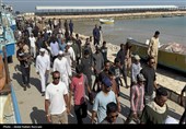 تشییع پیکر شهید صیاد زید ماهیگیر لارکی در  جزیره لارک