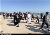 تشییع پیکر شهید صیاد زید ماهیگیر لارکی در  جزیره لارک