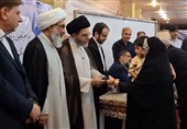 تجلیل از خانواده‌های 36 شهید جنگ تحمیلی سوم استان بوشهر