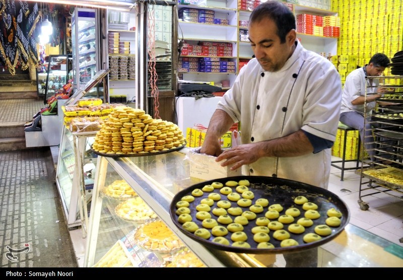 سوغاتی اصیل کرمانشاه زیر سایه گرانی‌ها/ صف‌های نان روغنی کجا رفت؟