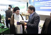 تکریم خانواده 58 شهید جنگ رمضان کرمان با حضور نماینده آیت‌الله سیستانی