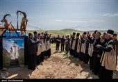 مراسم سنتی عزای کَتَل در شهرستان الیگودرز؛ آیینی ریشه‌دار در فرهنگ عشایر بختیاری که برای بزرگ‌مردان، کدخدایان و ریش‌سفیدان ایل برگزار می‌شود. این مراسم نمادی از احترام، وفاداری و پاسداشت جایگاه کسانی است که عمر خود را در خدمت به مردم و ایل سپری کرده‌اند.
