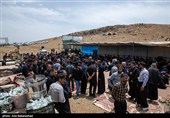 تصاویر این مجموعه، گوشه‌ای از شکوه، احساس و هویت مردمانی را به تصویر می‌کشد که با حفظ سنت‌های خود، یاد و خاطره بزرگانشان را زنده نگه می‌دارند.