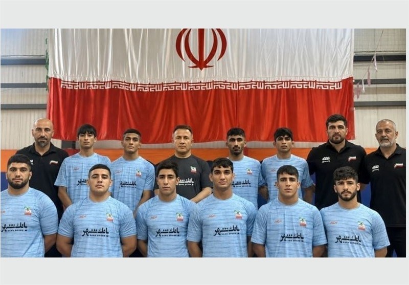 Pezeshkian Congratulates Young Iranian Wrestlers on Asian Title