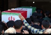 ببینید|دلتنگی و صحبت دختر با پدر شهیدش