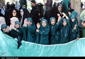 اهتزاز پرچم مزین به نام علی ولی الله (ع) بر فراز شهر همدان