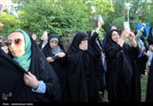 اهتزاز پرچم مزین به نام علی ولی الله (ع) بر فراز شهر همدان