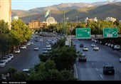 اهتزاز پرچم مزین به نام علی ولی الله (ع) بر فراز شهر همدان