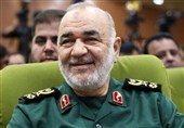 فرمانده‌ای که از حضور در میان سربازان لذت می‌برد