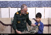 برآورده شدن آرزوی "محمدصدرا"/لباس پاسداری برای کودک محفلی