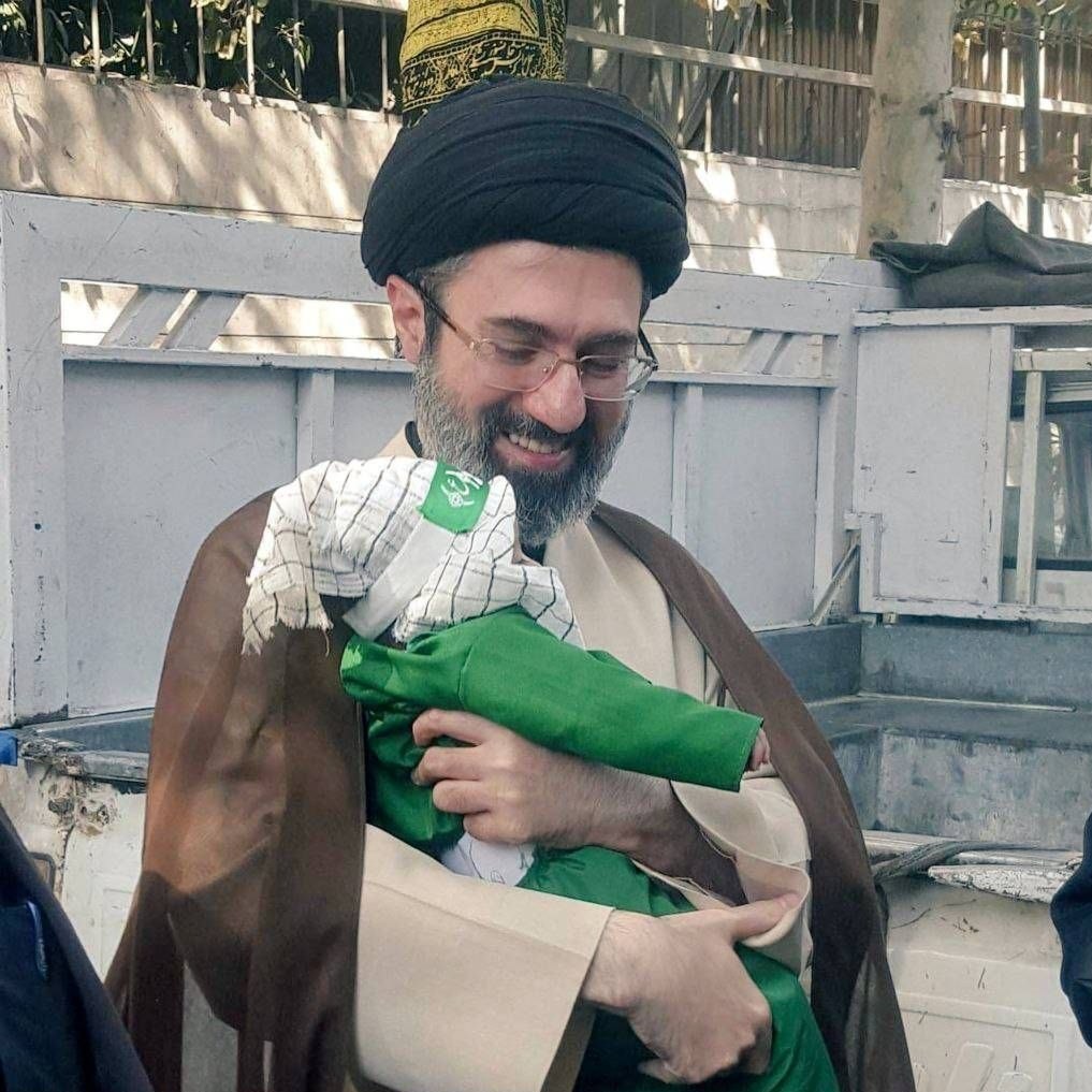 رهبر انقلاب , 