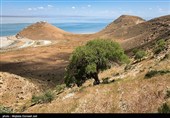 کبودان دره های زیادی دارد که مهم ترین آنها دره قوچ، دره گل ها و دره حسن آقا است.