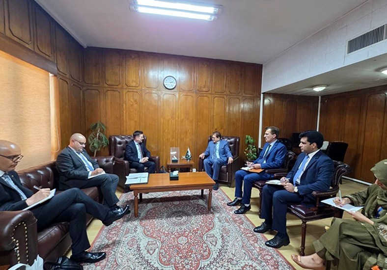 کشور چین , کشور افغانستان , کشور پاکستان , اتحادیه اروپا , طالبان , تروریسم ,
