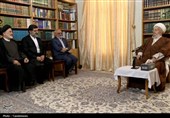 آیت‌الله مکارم شیرازی: مهار گرانی باید در اولویت دولت قرار گیرد