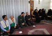 دیدار فرمانده سپاه انصارالمهدی با خانواده شهدا
