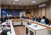 محاصره دریایی ایران از سوی دشمن پیگیری حقوقی شود