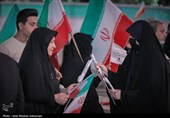 اهتزاز پرچم متبرک حرم امیرالمومنین(ع) در اجتماع مردمی ایران مقاوم در کرمان