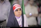 اهتزاز پرچم متبرک حرم امیرالمومنین(ع) در اجتماع مردمی ایران مقاوم در کرمان