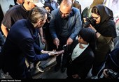یکی از بازمانده های حمله تروریستی به مدرسه شجره طیبه میناب و نماینده یونیسف در یادبود شهدای کودک قربانی تروریسم و جنگ 