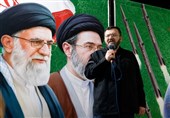 دشمن با هزاران شبکه رسانه‌ای نتوانست مردم را از میدان خارج کند