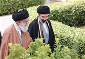 نشر صورة خاصة لقائد الثورة إلى جانب الإمام الشهید بمناسبة عید الغدیر الأغر