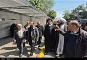 بازدید آیت‌الله عاملی از موکب‌های غدیر؛ 35 هزار پرس غذا میان مردم اردبیل توزیع شد