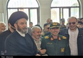 بازدید آیت‌الله عاملی از موکب‌های غدیر؛ 35 هزار پرس غذا میان مردم اردبیل توزیع شد