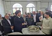 بازدید آیت‌الله عاملی از موکب‌های غدیر؛ 35 هزار پرس غذا میان مردم اردبیل توزیع شد