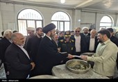 بازدید آیت‌الله عاملی از موکب‌های غدیر؛ 35 هزار پرس غذا میان مردم اردبیل توزیع شد