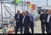 بازدید آیت‌الله عاملی از موکب‌های غدیر؛ 35 هزار پرس غذا میان مردم اردبیل توزیع شد