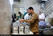 طبخ غذا برای نیازمندان و ایتام در روز عید غدیر