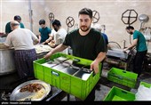 طبخ غذا برای نیازمندان و ایتام در روز عید غدیر