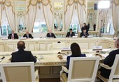 رئیس‌جمهور روسیه: با برخی مصالحه‌ها برای حل بحران اوکراین موافقیم