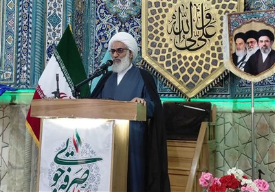هرچه بر انقلاب فشار وارد شود، ملت ایران مقتدرتر بازمی‌گردد