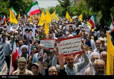 مردم قم: عهد ما با ولایت تا پای جان است