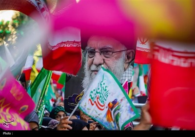 موج 98 حماسه خیابان و شکوه حضور مردم بروجن در جشن غدیر