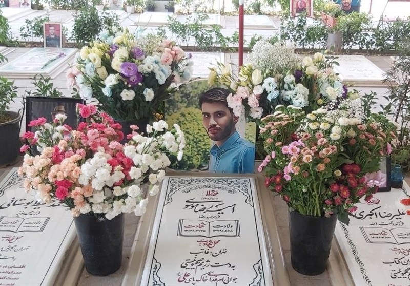 شهید , گلزار شهدا , غدیر خم | عید غدیر خم , خانواده شهدا , جنگ آمریکا و رژیم صهیونیستی علیه ایران , شهدای جنگ 12 روزه , جنگ تحمیلی 12 روزه رژیم صهیونیستی علیه ایران , جنگ رمضان , شهید ابراهیم هادی ,