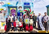 اهدا لوازم تحریر به دانش آموزان دبستان عشایری شهید آیت‌الله سیدعلی خامنه‌ای  در روستای عبدالملکی از توابع بخش روداب شهرستان سبزوار استان خراسان رضوی