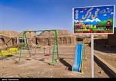 یکی دیگر از بخش‌های شاخص این طرح جهادی، احداث محوطه بازی «گل نرگس» در مساحت ۴۲ مترمربع بود؛ فضایی که برای سال‌ها یکی از اصلی‌ترین مطالبات خانواده‌های روستا به شمار می‌رفت. این محوطه با نصب سرسره، تاب و الاکلنگ شکل گرفت و به نام مبارک امام عصر (عج) مزین شد.