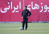 قلعهنویی: فقط به فوتبال فکر میکنیم